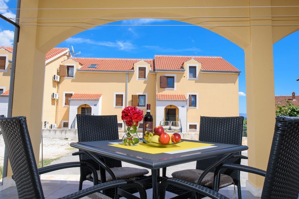 Apartments Patricia Trogir Exterior photo